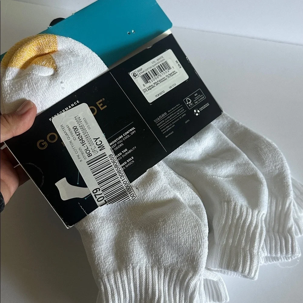 Gold Toe Men's White and Gold Athletic Ankle Socks- 7 pack